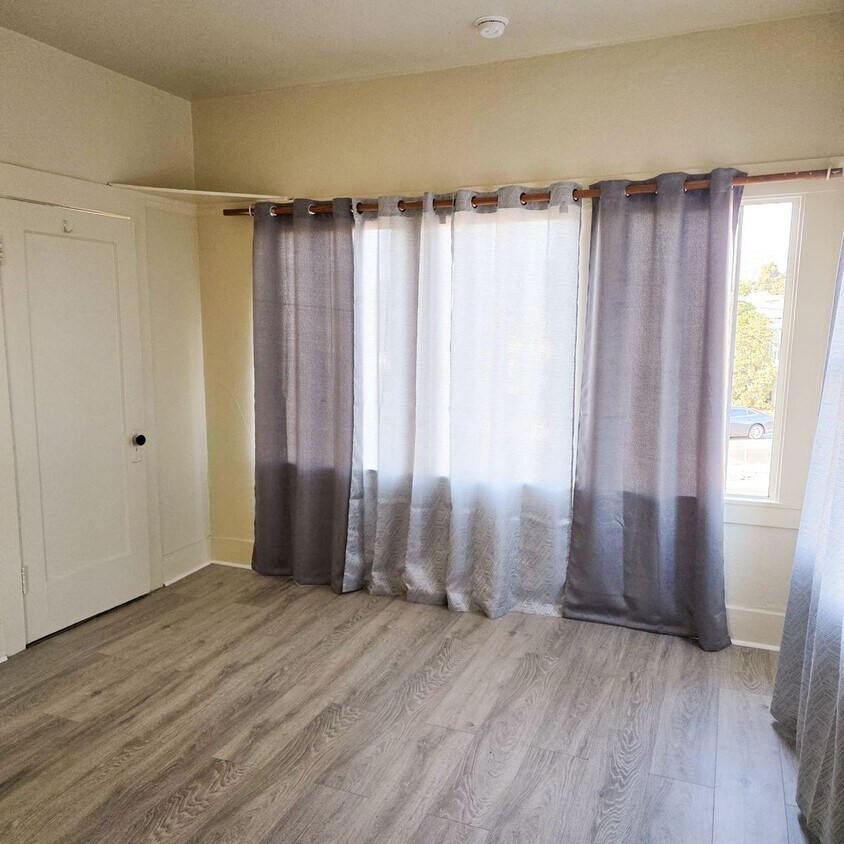 Foto principal - Bancroft Avenue