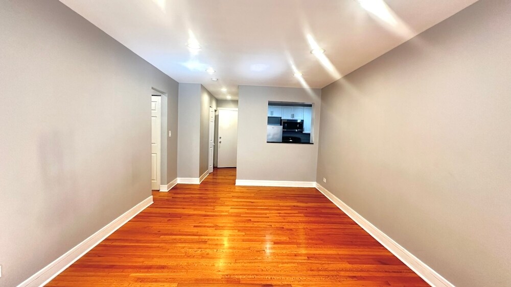 Foto del edificio - 6957 N Sheridan Rd