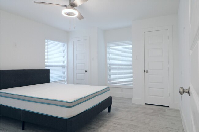 Building Photo - 1802 Arbor St