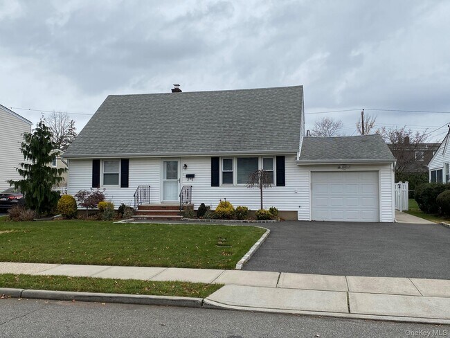 Building Photo - 25 Woodhollow Rd