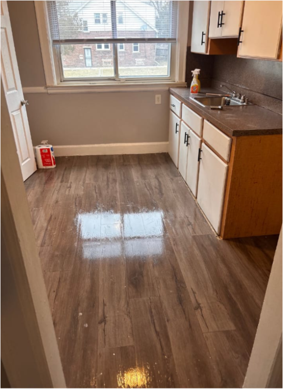 Building Photo - 15518 Snowden St