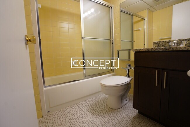 Building Photo - 62 Boylston St