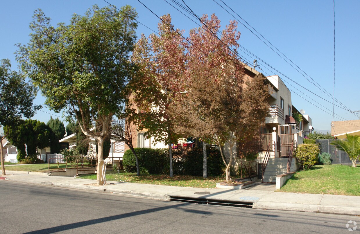 Building Photo - 503 E Windsor Rd