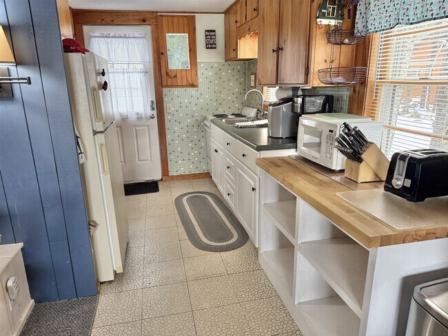 Building Photo - 31 Grape Island Trail