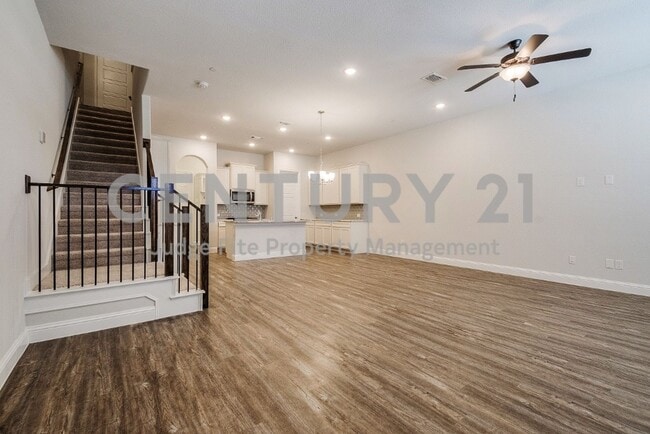 Building Photo - Luxury 2-Story 3/2.5/2 Townhome in Allen I...