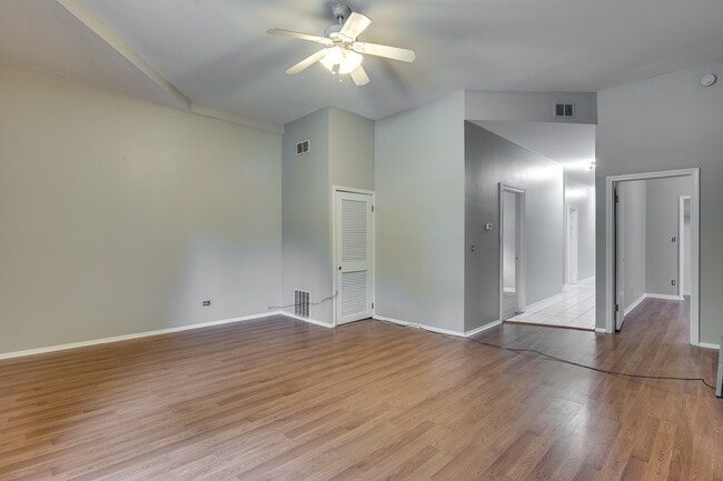 Foto del edificio - 1825 N Kedzie Ave