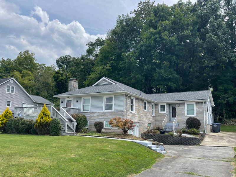 3233 Clover St, Kingsport, TN 37664 House Rental in Kingsport, TN