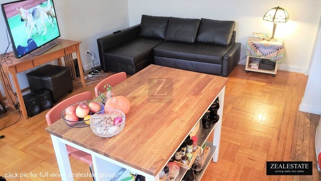 Foto del edificio - 1 br, 1 bath Apartment - 176 Seeley St A3