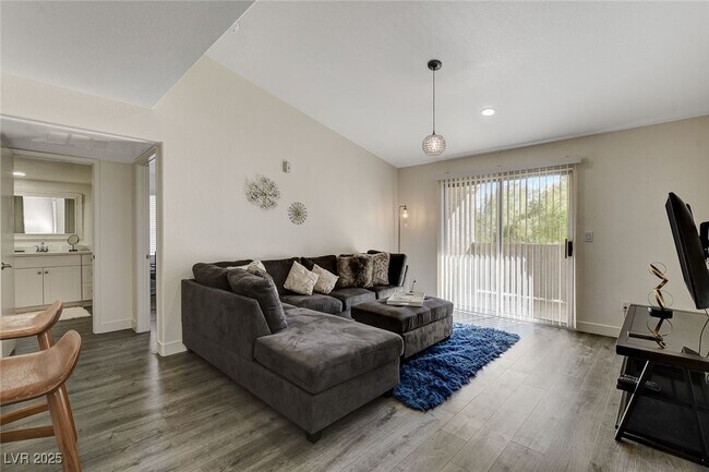 Foto del edificio - 2300 E Silverado Ranch Blvd