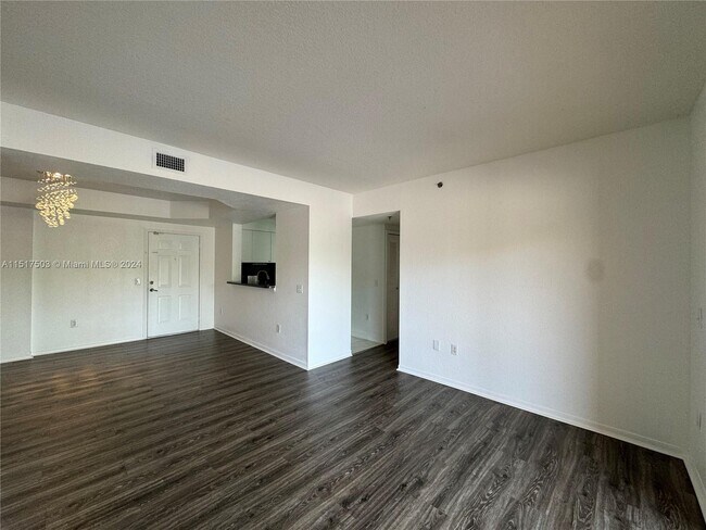 Foto del edificio - 9300 Fontainebleau Blvd