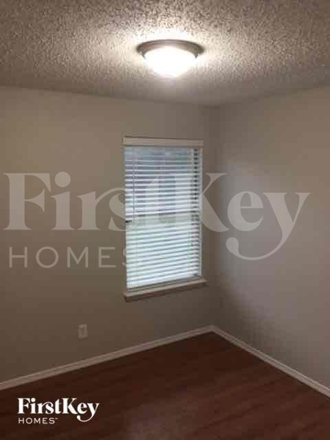 Building Photo - 1721 Quinlan Ct