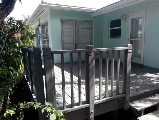 Building Photo - 951 NE 116th St