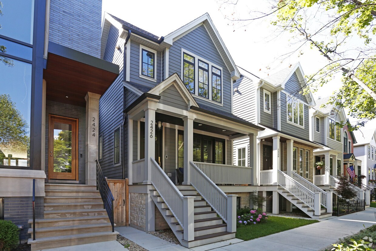 Building Photo - 2426 N Janssen Ave