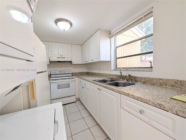 Foto del edificio - 58 SW 14th Terrace