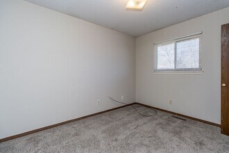 Building Photo - 4509-4511-4511 W Millbrook Dr