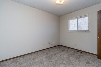 Building Photo - 4509-4511-4511 W Millbrook Dr