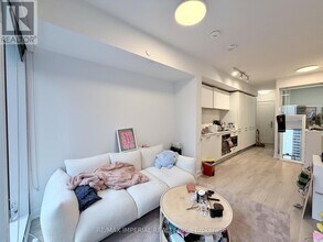 Building Photo - 3 Gloucester St