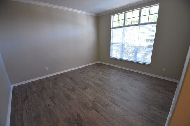 Building Photo - 2524 Emerald Tree Ln
