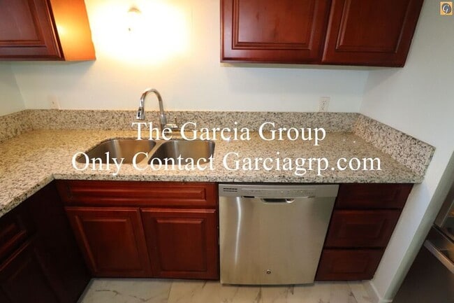 Building Photo - 4505 NE Emerson St