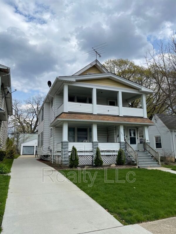 Primary Photo - 3821-3823 W 134th St
