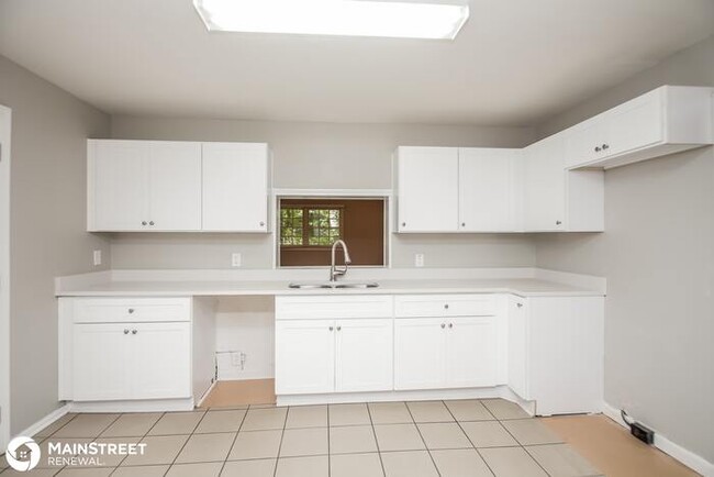 Building Photo - 532 Stonewood Dr, Stone Mountain, GA 30087