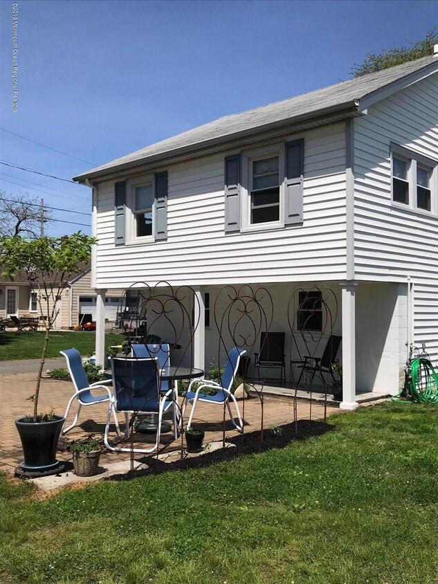 303 Trenton Ave Unit Rear, Point Pleasant Beach, NJ 08742 Room for