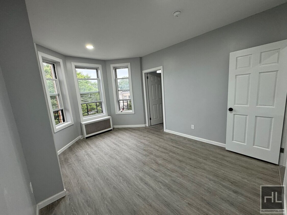 Primary Photo - Spacious 4 Bedroom in East New York, Brooklyn