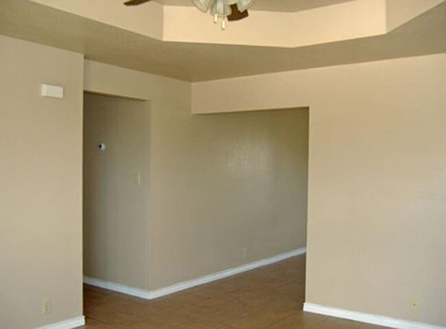 Foto del edificio - 817 E Gutierrez St