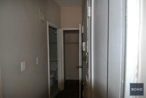 Building Photo - 1595 3rd Ave