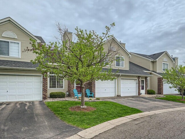 Building Photo - 4345 Merrimac Lane North