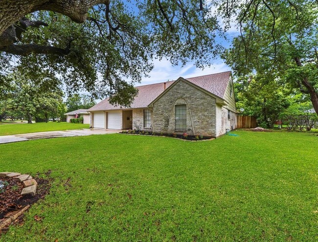 Building Photo - 108 Bayou Glen St