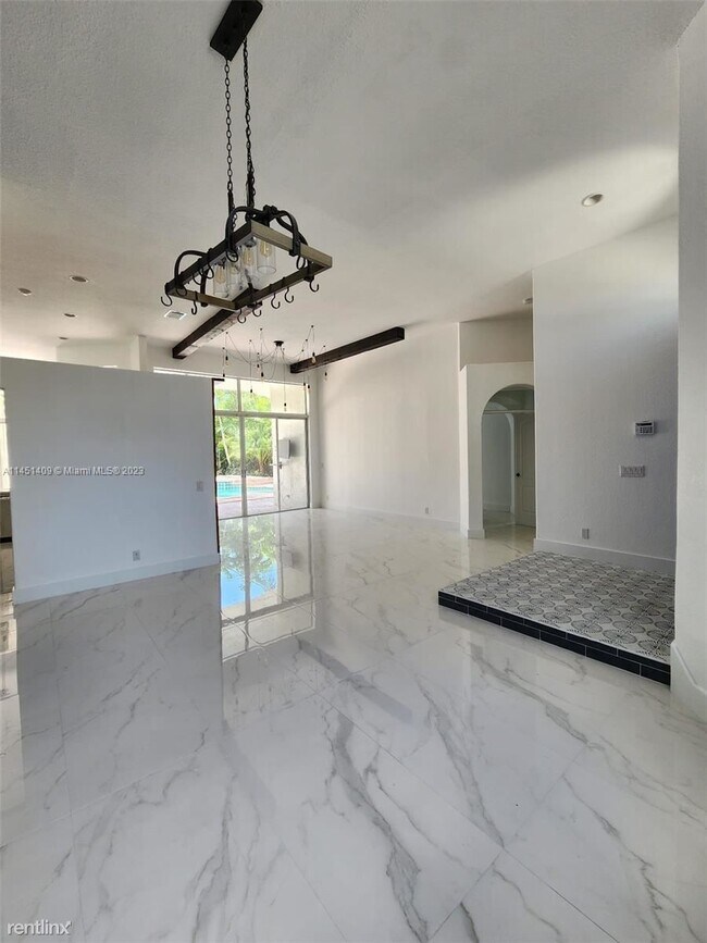 Foto del edificio - 5 br, 3 bath House - 1506 Lantana Ct