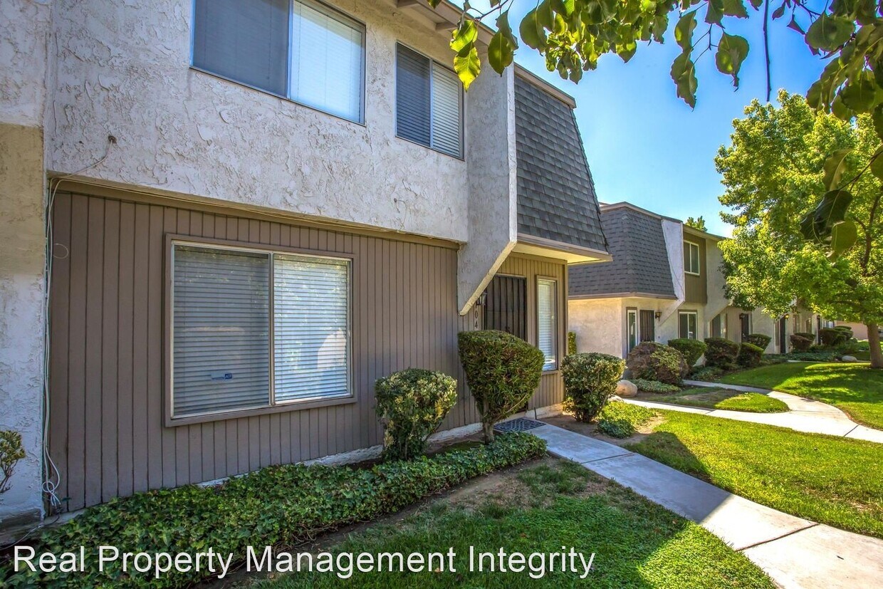 Foto principal - 3 br, 2.5 bath House - 1045 Clark St