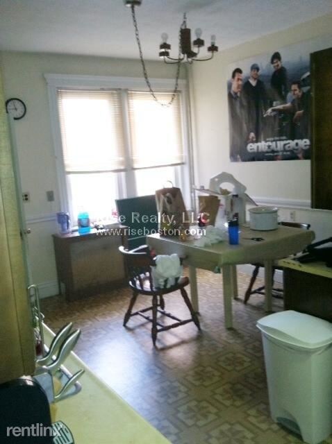 Building Photo - 2 br, 1 bath  - 2013 Commonwealth Ave Apt 3F