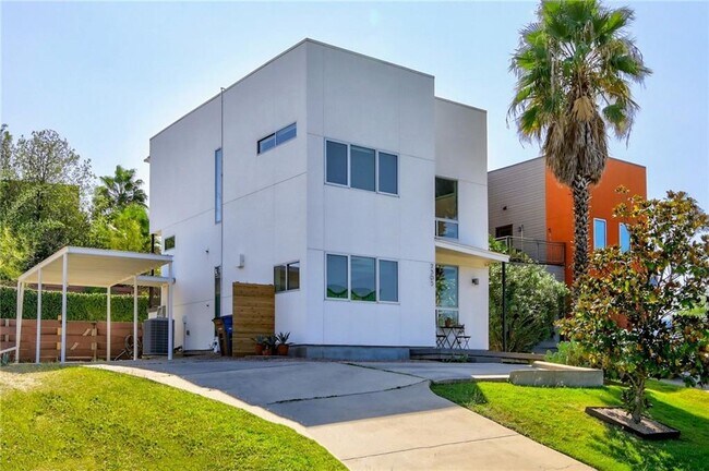 Building Photo - 7305 Annette Cove