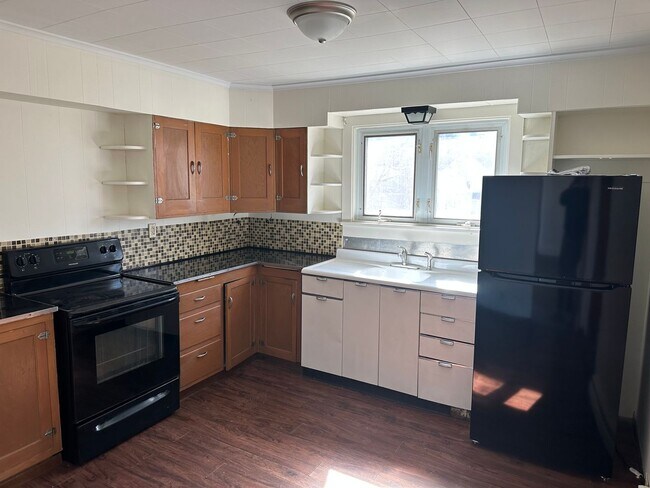 Building Photo - New Listing in Grove City PA Will be Ready...