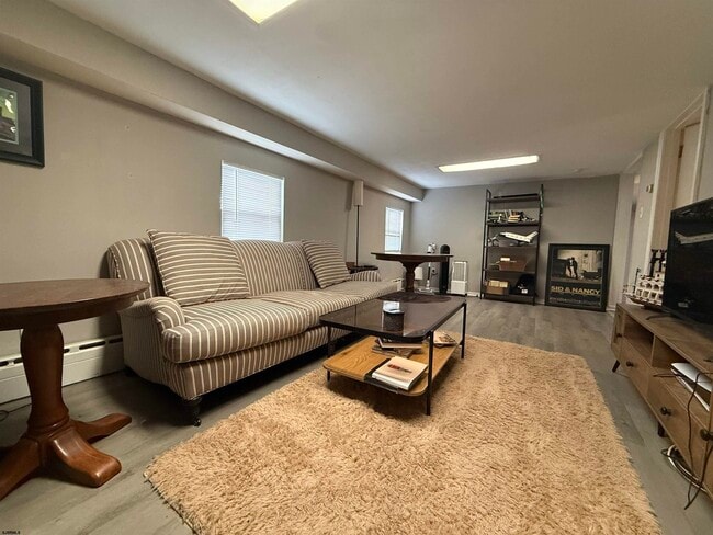 Building Photo - 105 N Richards Ave