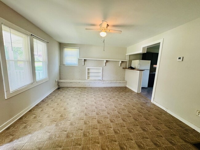 Building Photo - Move in Ready!