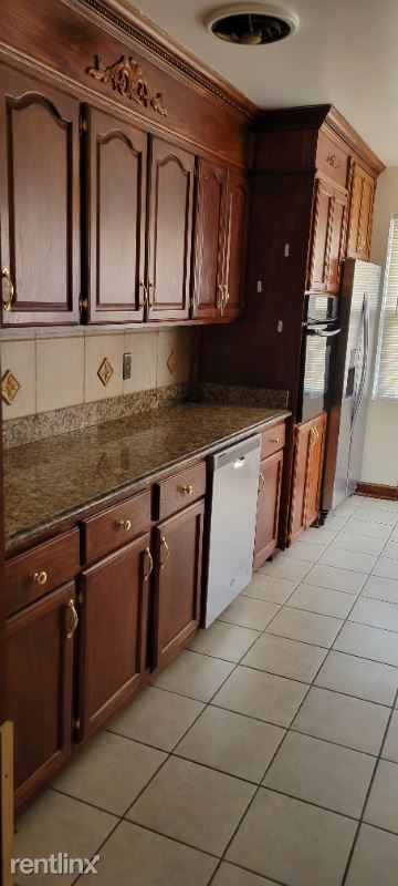 Building Photo - 4 br, 3 bath House - 9151 Kostner Ave