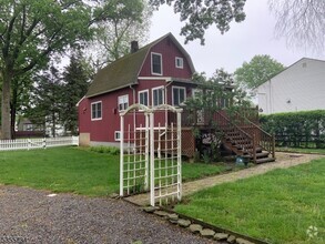 Building Photo - 169 Misty Ln