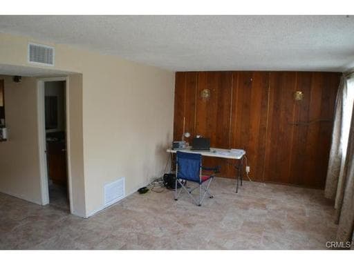Building Photo - 4840 Larwin Ave