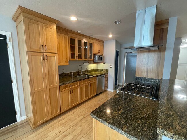 Foto del edificio - Lovely 3 Bedroom Home With Solar Energy in Poway!