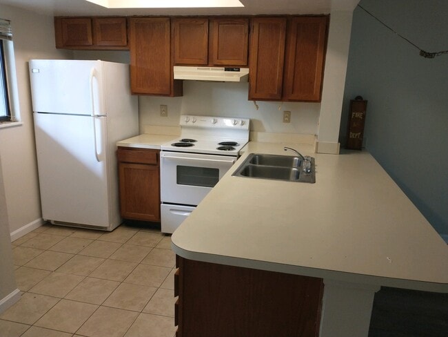 Kitchen - 1101 2nd Ave N