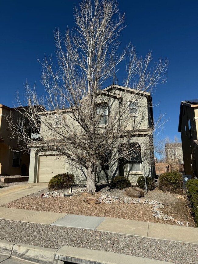 Building Photo - Beautiful Home in Gated Community w/pool