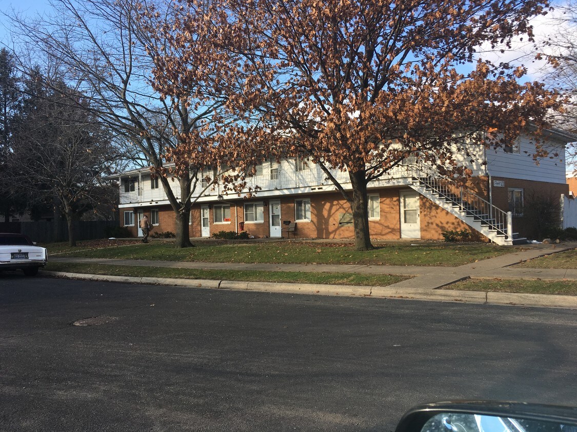 805 Pine Hill - 805 W Pine Hill Ln