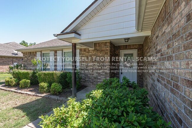 Foto del edificio - 1674 N Hazeltine Dr