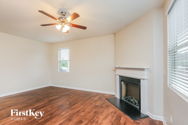 Building Photo - 3106 Silver Dale Ln