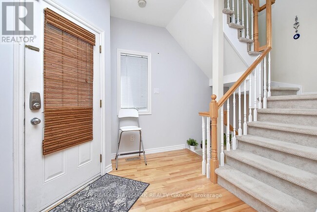 Photo du bâtiment - 130 Carruthers Ave