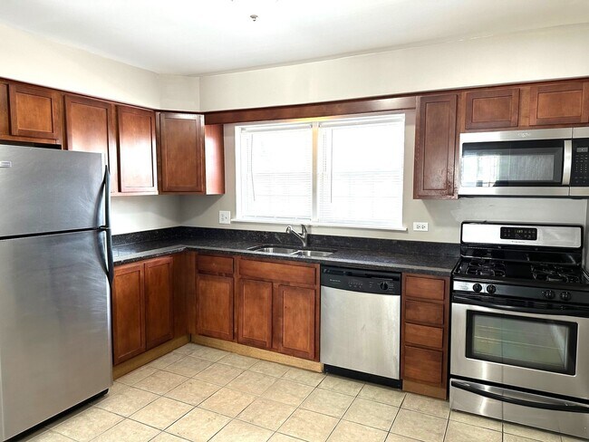 Foto del edificio - 3400 Maple Ave
