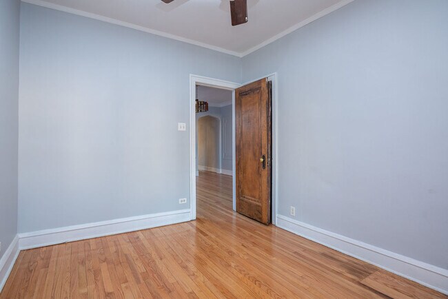 Foto del edificio - 8229 S Vernon Ave